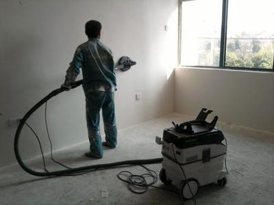 西罡噴膩?zhàn)?緊跟市場(chǎng)潮流，推動(dòng)涂裝工程新變革